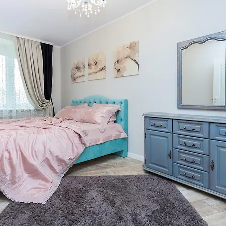 Апартаменты One-bedroom On Nezavisimosti 48 *