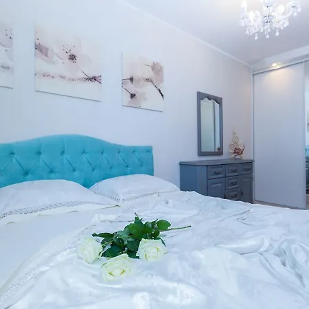 One-bedroom On Nezavisimosti 48 *