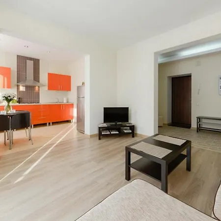 One-bedroom On Nezavisimosti 48 *